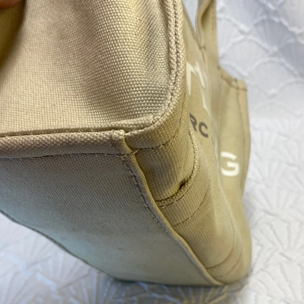 Marc Jacobs The Tote‎ Bag Cream Tan w/Black adjustable removable Crossbody Strap - Picture 9 of 16